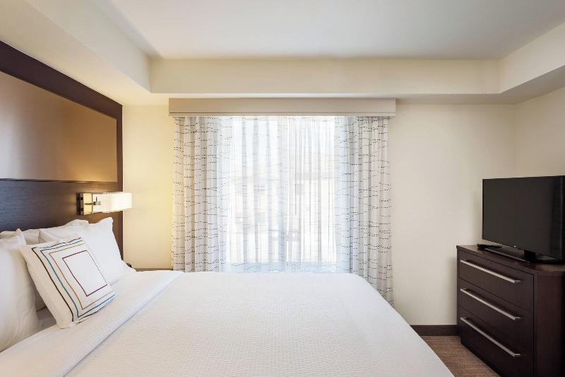 מיטת קינג בסוויטה, Residence Inn By Marriott Austin Lake Austin/river Place