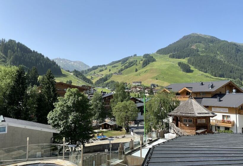 패밀리 스위트, The Alpine Palace New Balance Luxus Resort