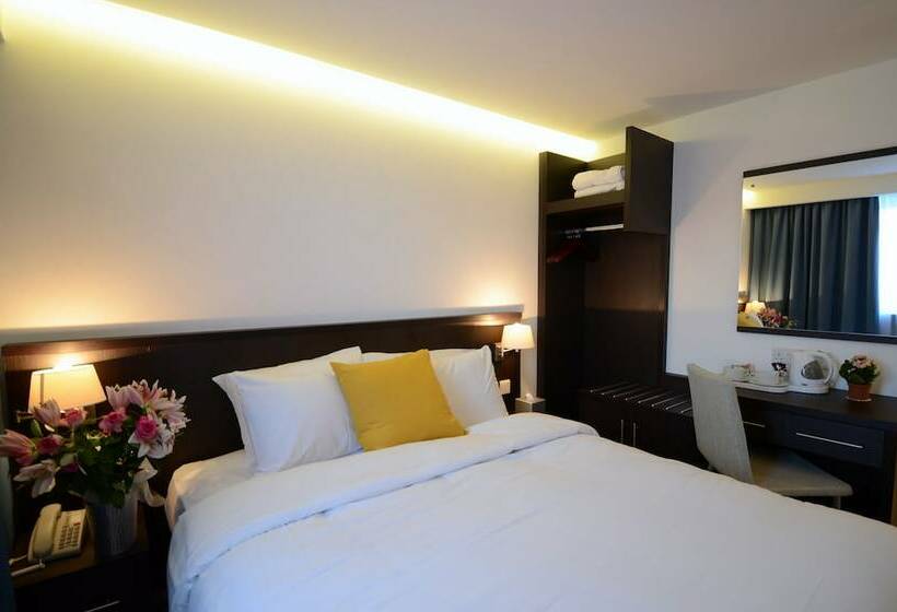Номер Стандарт, Pelican London Hotel And Residence