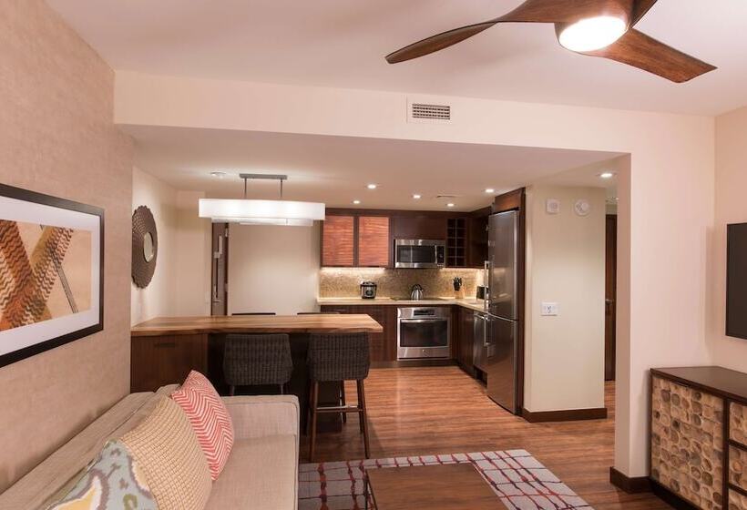 스위트 킹사이즈 침대, Hilton Grand Vac Club The Grand Islander Waikiki Honolulu