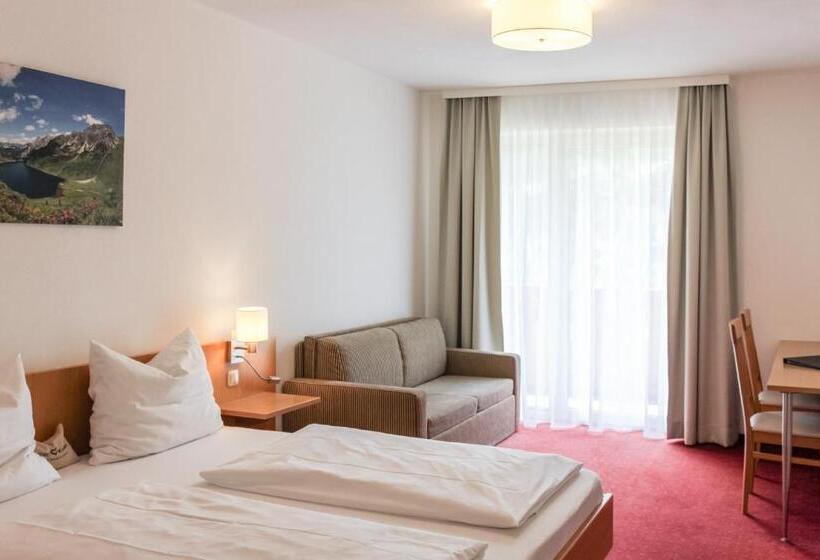 Четырехместный Номер Стандарт с Балконом, Familienhotel Botenwirt