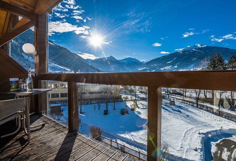 Трехместный Номер Комфорт, Das Gastein   Ganzjährig Inklusive Alpentherme Gastein & Sommersaison Inklusive Gasteiner Bergbahnen