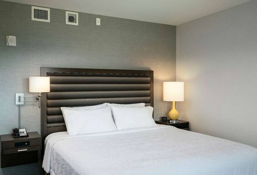 חדר סטנדרט מיטה זוגית, Hampton Inn & Suites By Hilton Seattle/northgate