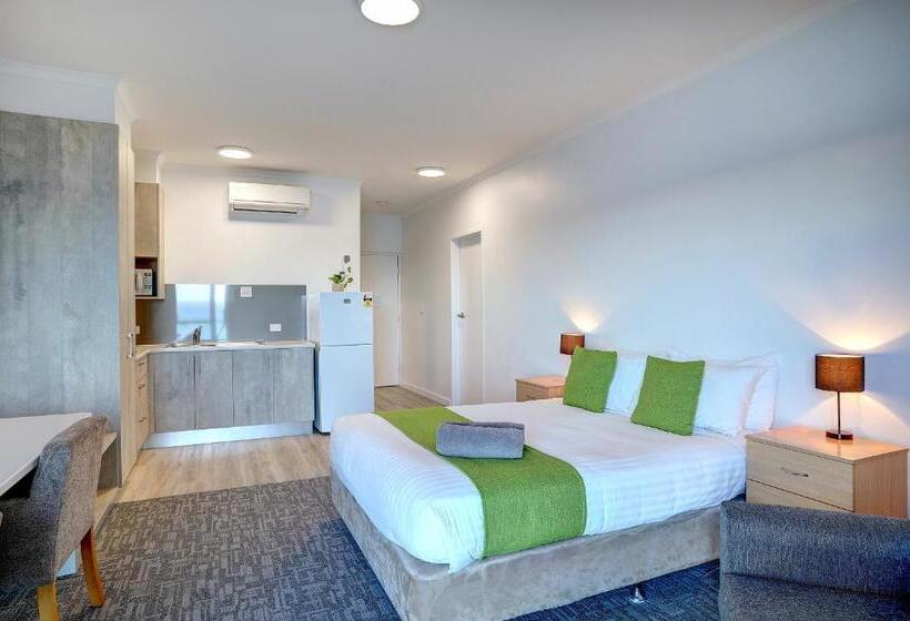 家庭公寓, Limani Motel