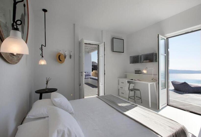Номер Стандарт, Erosantorini Estate