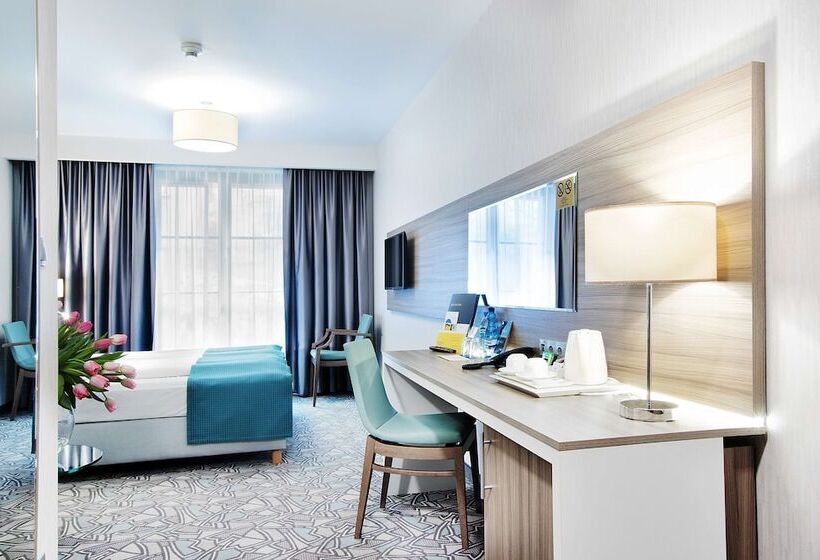 Номер Стандарт, Golden Tulip Krakow Kazimierz