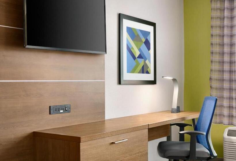 Люкс Кровать Квин, Holiday Inn Express & Suites Salisbury, An Ihg