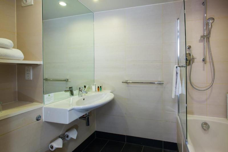 Номер Стандарт Кровать Кинг Адаптированный для Инвалидов, Holiday Inn Express & Suites Salisbury, An Ihg