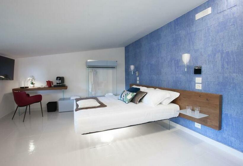 Полулюкс с Балконом, Aquamaris Design Suite & Spa