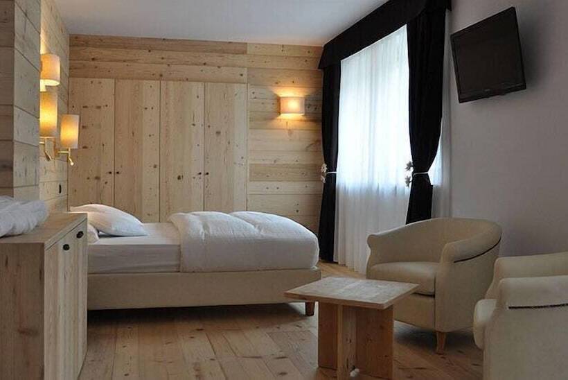 سوییت جونیور, Chalet Laura Lodge