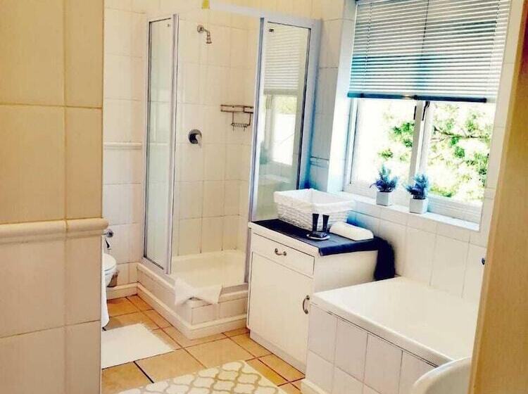 Семейный Номер, Oude Berg Guesthouse   10 Caledon Street