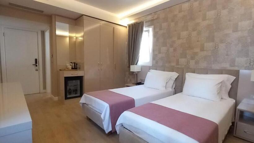 اتاق لوکس با چشم‌انداز باغ, Villa No 44
