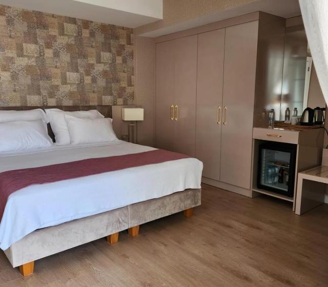 اتاق لوکس با چشم‌انداز باغ, Villa No 44