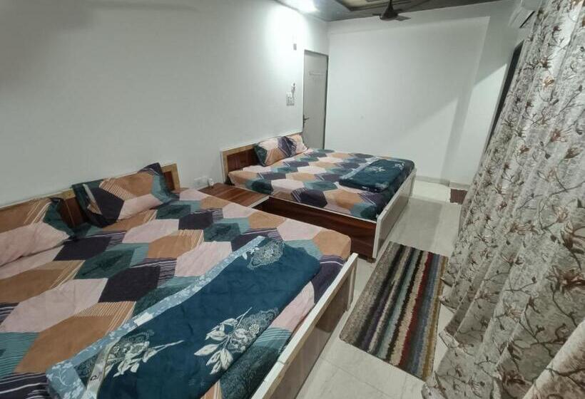 Standard Room with Balcony, Meera
