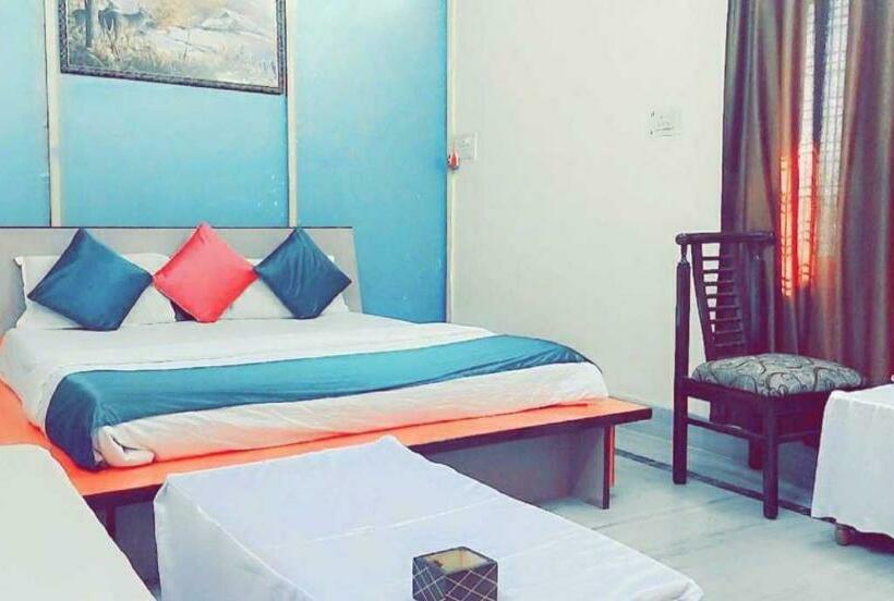 Трехместный Номер Классика, Oyo Hotel Ram Ji Vatika