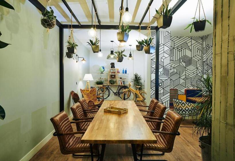 Quarto Deluxe, Blue Bottle Boutique