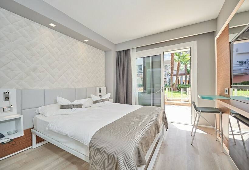 Quarto Estandar Vista Jardim, Castello Lake Front
