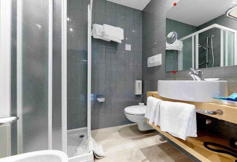 Quarto Basic, Castello Lake Front