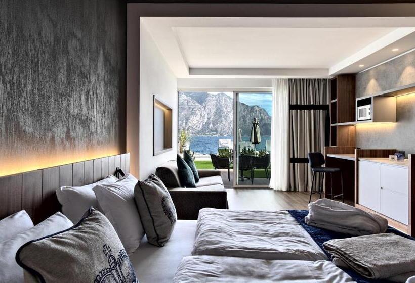 Suíte Júnior Deluxe, Castello Lake Front