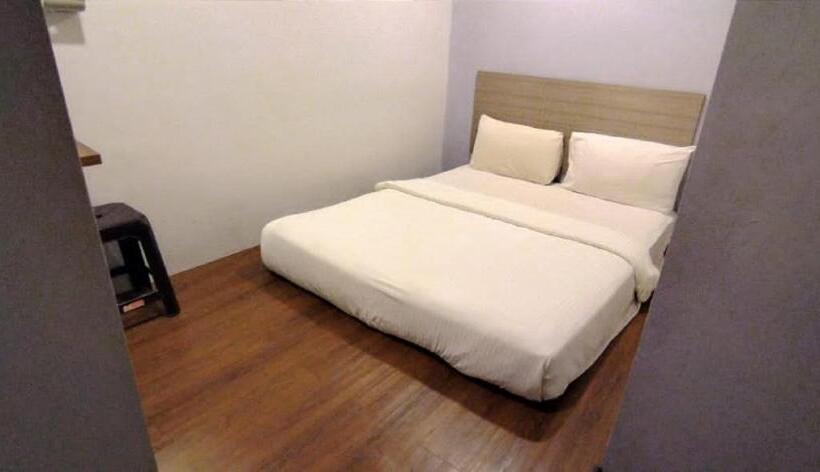 غرفة ديلوكس, Dream House