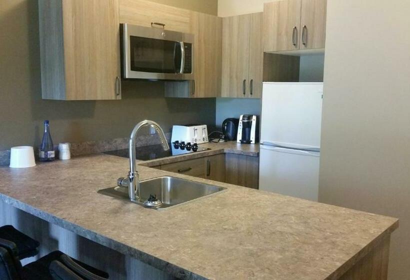 Студио Стандарт Кровать Кинг, Super 8 By Wyndham Mont Laurier