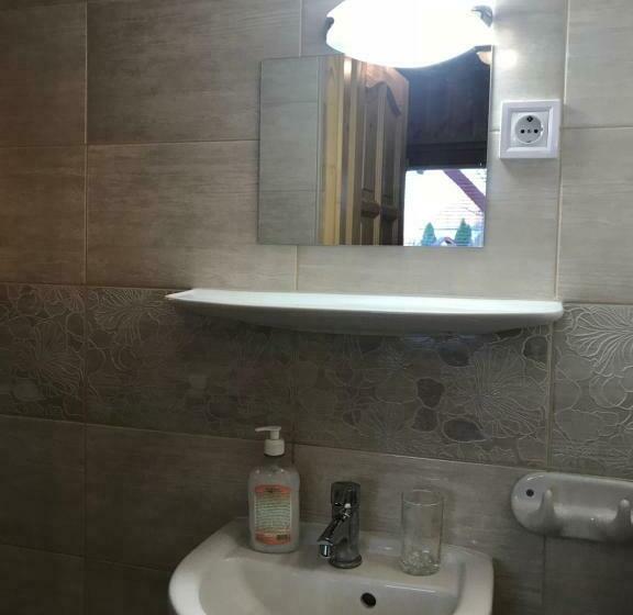 اتاق راحتی سه تخته, Cuki Lak