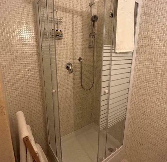 패밀리 룸, Triangolo Delle Bermuda B&b