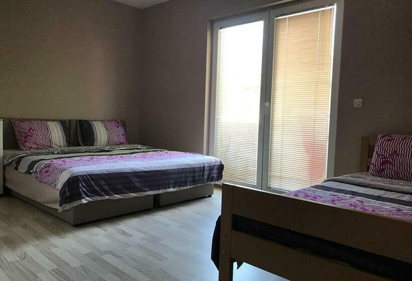 اتاق استاندارد سه نفره, Struga Rooms/dhoma/sobi