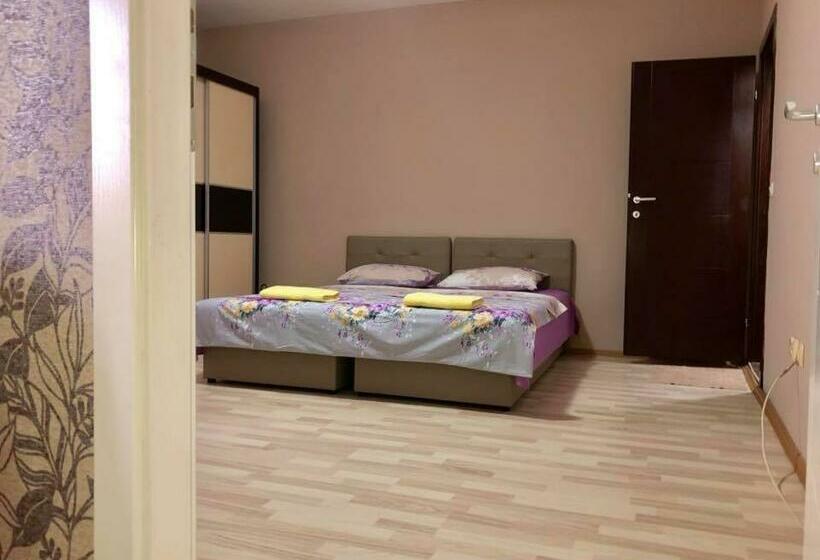 اتاق خانوادگی, Struga Rooms/dhoma/sobi