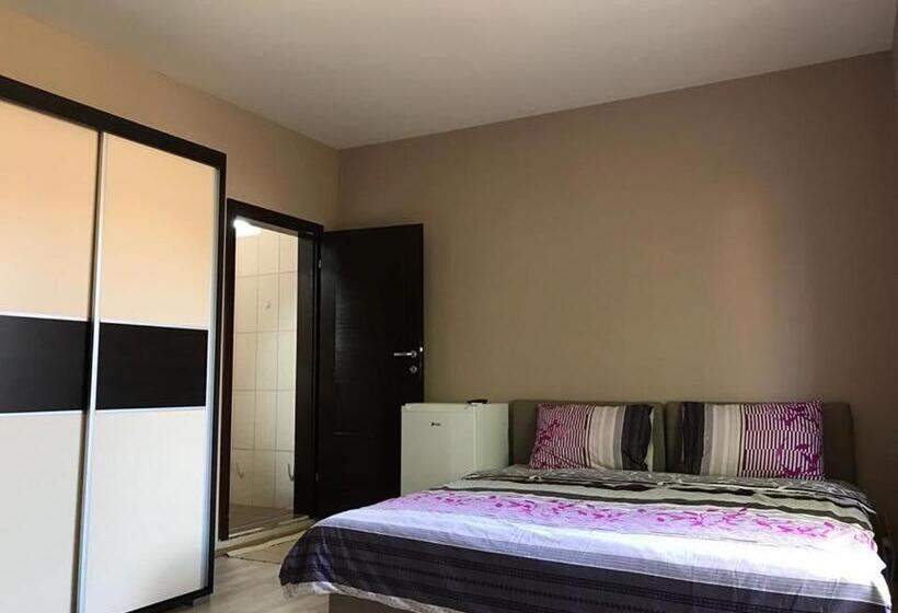 اتاق استاندارد سه نفره, Struga Rooms/dhoma/sobi