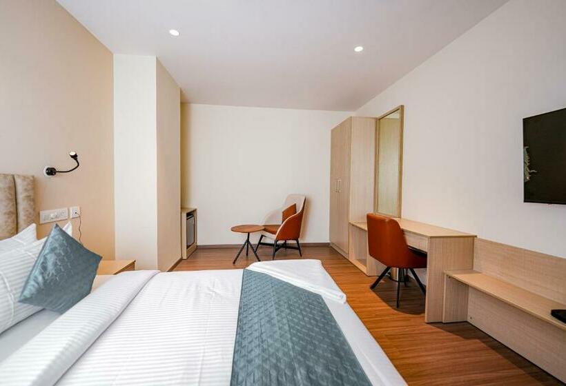Номер Deluxe, Casa Hotel & Suites, Gachibowli, Hyderabad