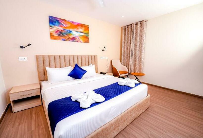 Номер Deluxe, Casa Hotel & Suites, Gachibowli, Hyderabad