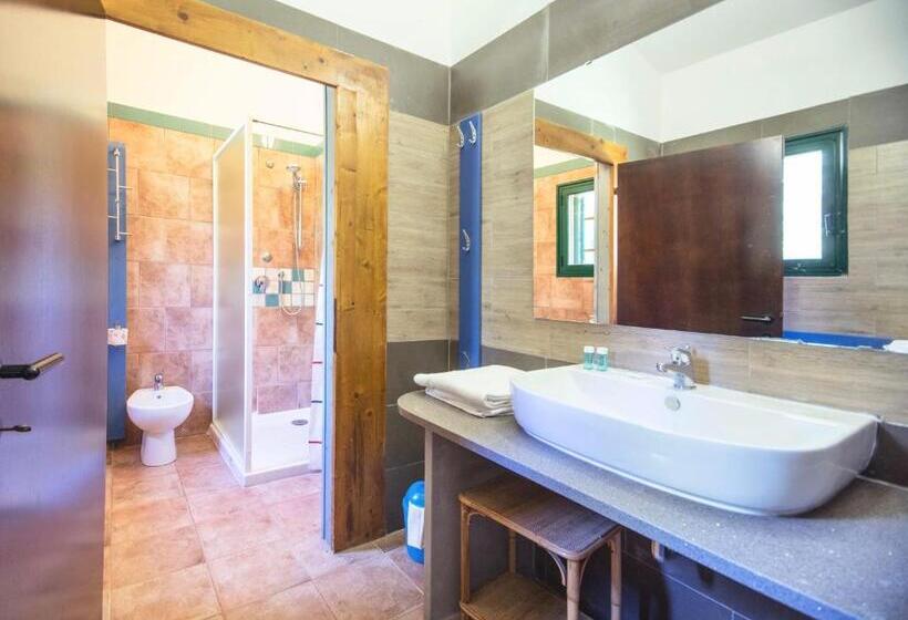 带2个卧室的公寓, Residence With Swimming   Pool In Guardistallo