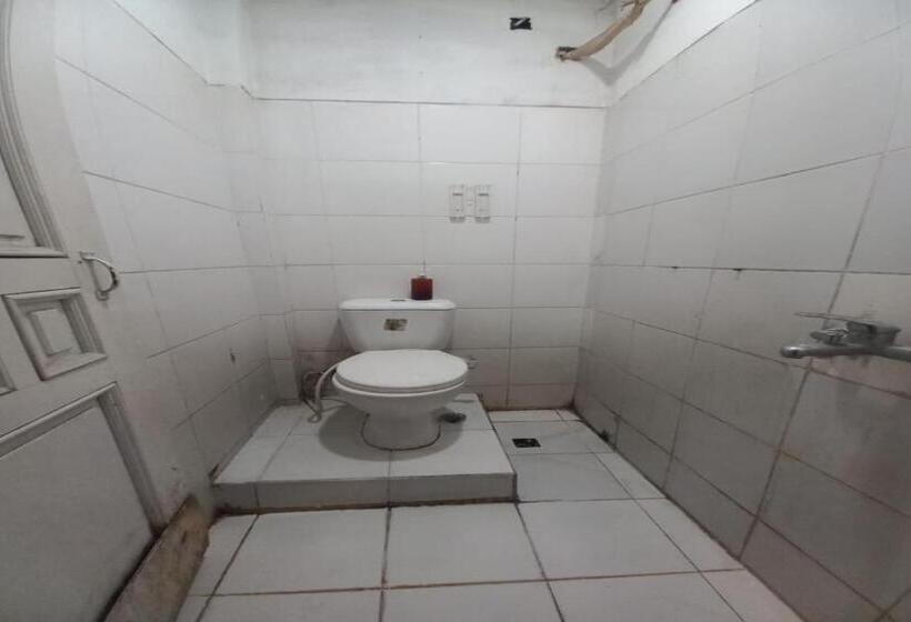 Номер Стандарт Индивидуальный, Oyo 92726 Geulis Guest House