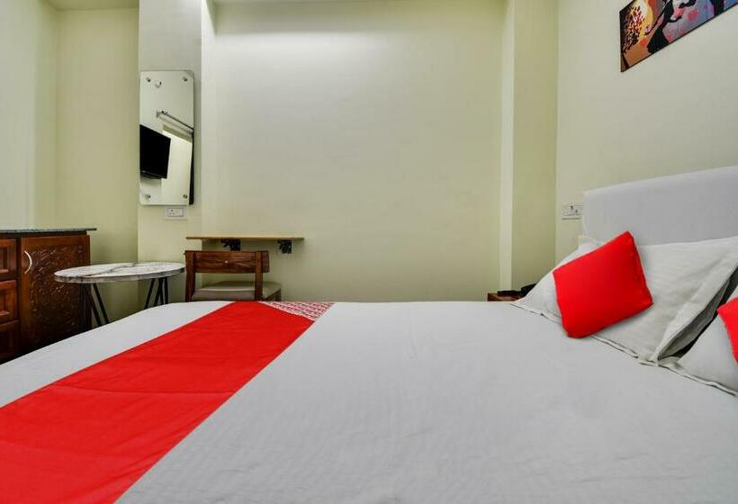 Трехместный Номер Классика, Oyo Flagship Hotel Azad Inn