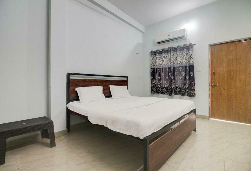 三人经典房间, Oyo Hotel Royal Inn