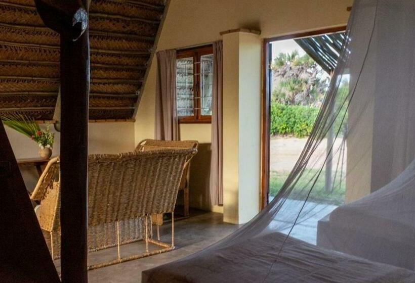 اتاق استاندارد چهار تخته, Singila Ocean Lodge