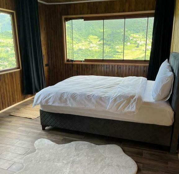 Family Suite, Yamaç çam