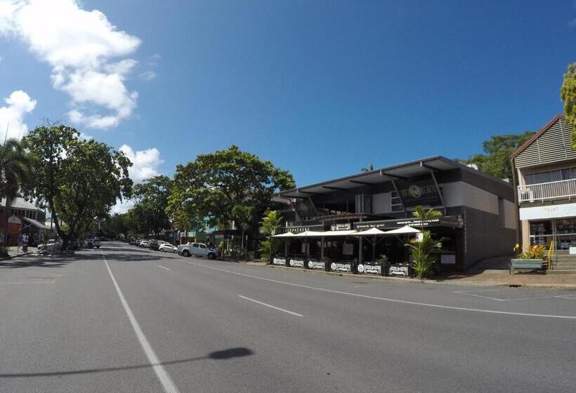 Кровать в Общей Комнате, Global Backpackers Port Douglas