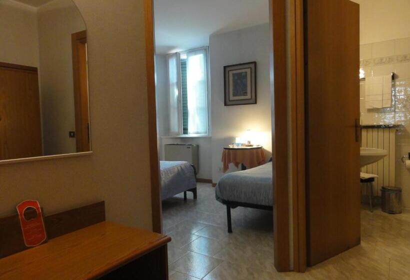 Номер Стандарт Трехместный, Albergo Ristorante Grigna