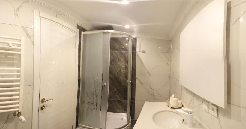 سوئیت با چشم‌انداز رودخانه, Ayder Doga Resort