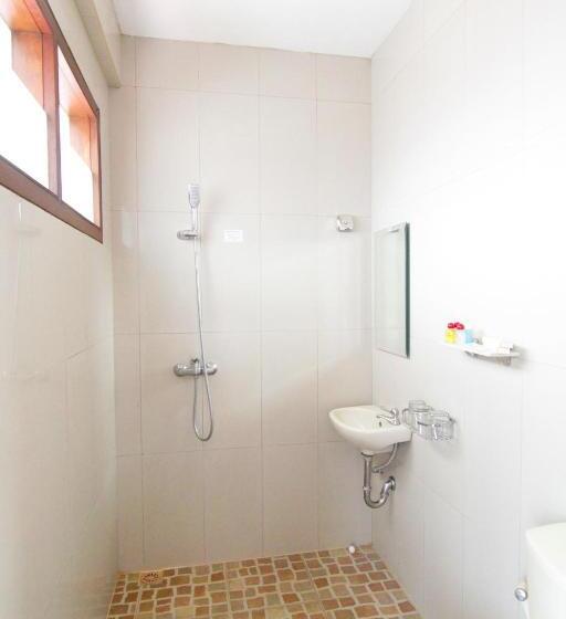 Quarto Estandar, Family Hotel Gradia 2