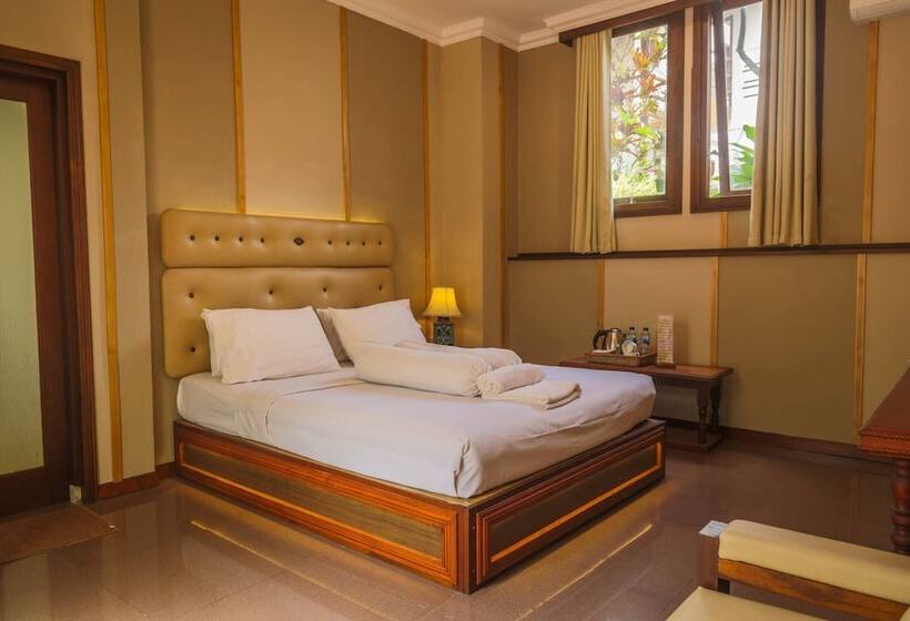 Quarto Estandar, Family Hotel Gradia 2