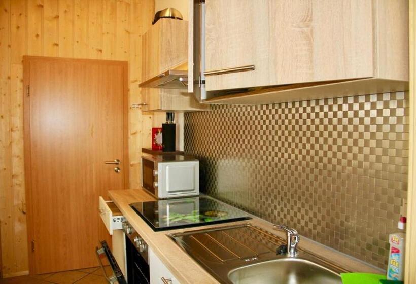 Апартаменты 1 Спальня Нижний Этаж, Krabatresidenz   Apartmenthaus