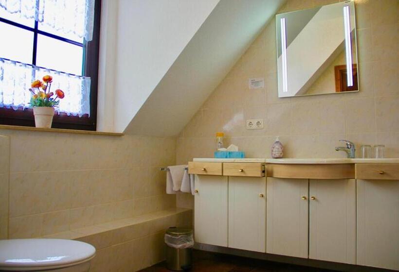 Апартаменты 1 Спальня с Балконом, Krabatresidenz   Apartmenthaus