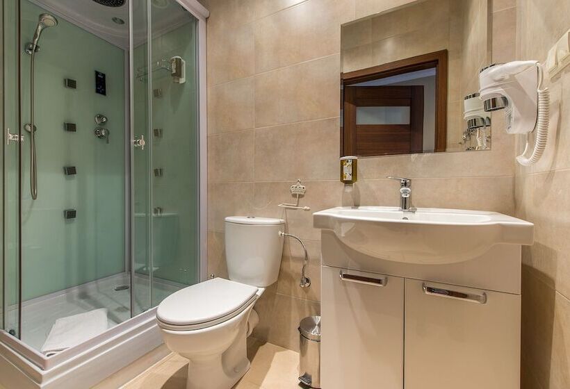 Номер Стандарт Трехместный, Riviera Resort Airport Modlin