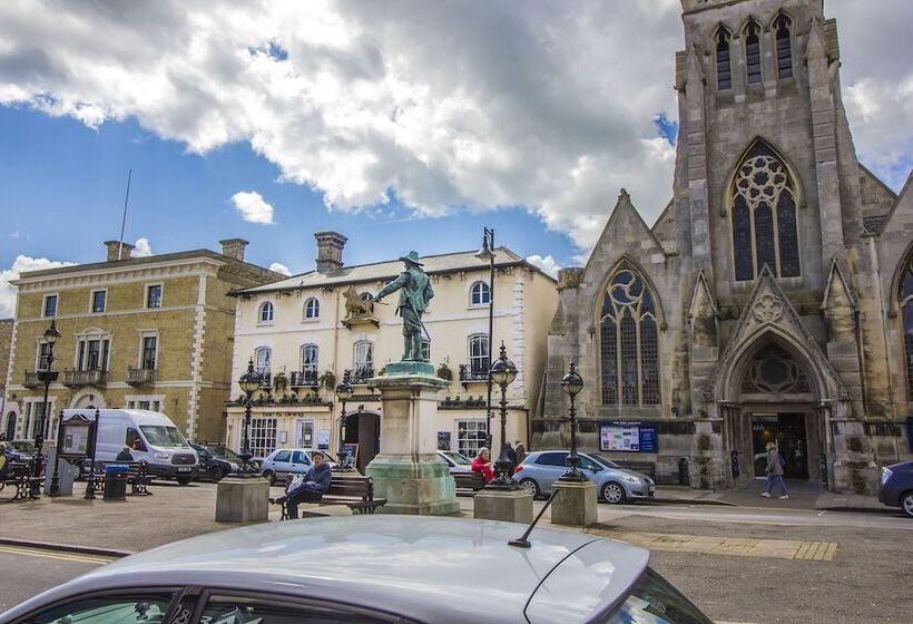 سوییت لوکس, The Golden Lion Hotel, St Ives, Cambridgeshire