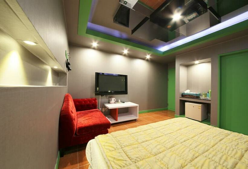 Номер Стандарт, Sense Motel