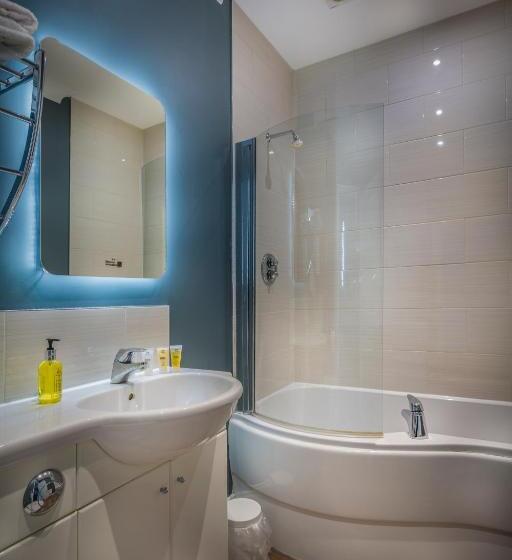 اتاق سوپریور خانوادگی, The Golden Lion Hotel, St Ives, Cambridgeshire