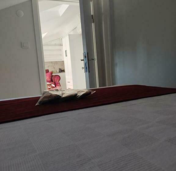 اتاق استاندارد چهار تخته, Istanbul Airport Family Suites